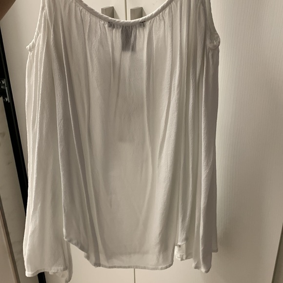 Forever 21 Stone White Long Sleeve Open Shoulder Top - Picture 4 of 4
